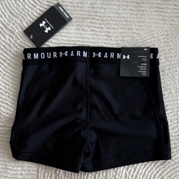 Under Armour Women’s Compression Low Rise Shorty Size S - Picture 8 of 8